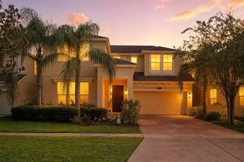 121 Las Fuentes Drive, FL