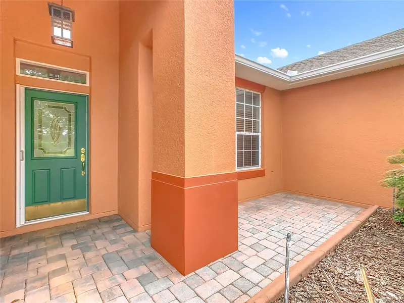 525 Shorehaven Drive, FL
