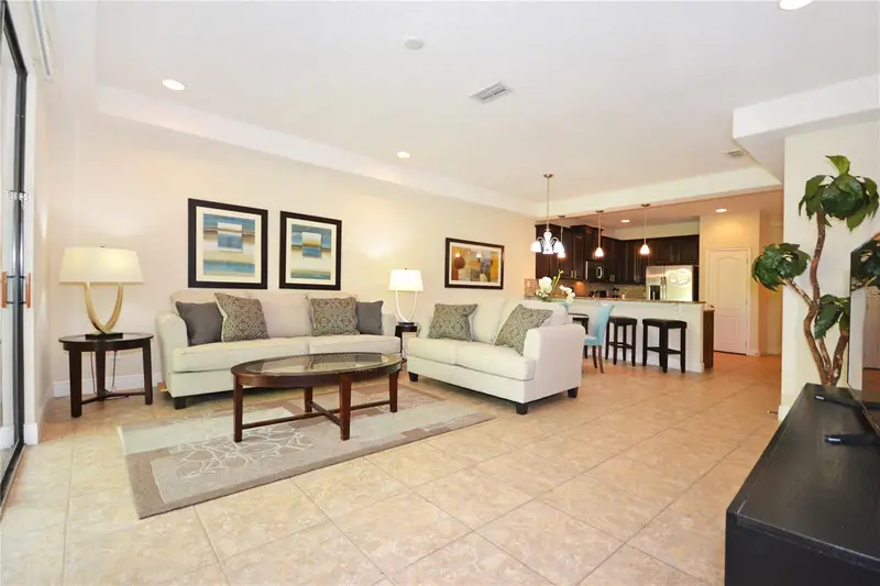 8211 Roseville Rd, FL