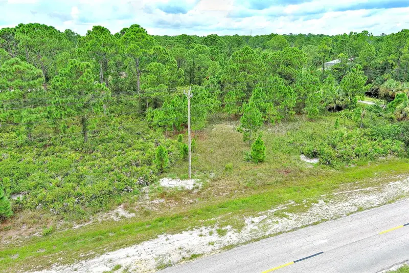 702 Eisenhower Blvd, FL