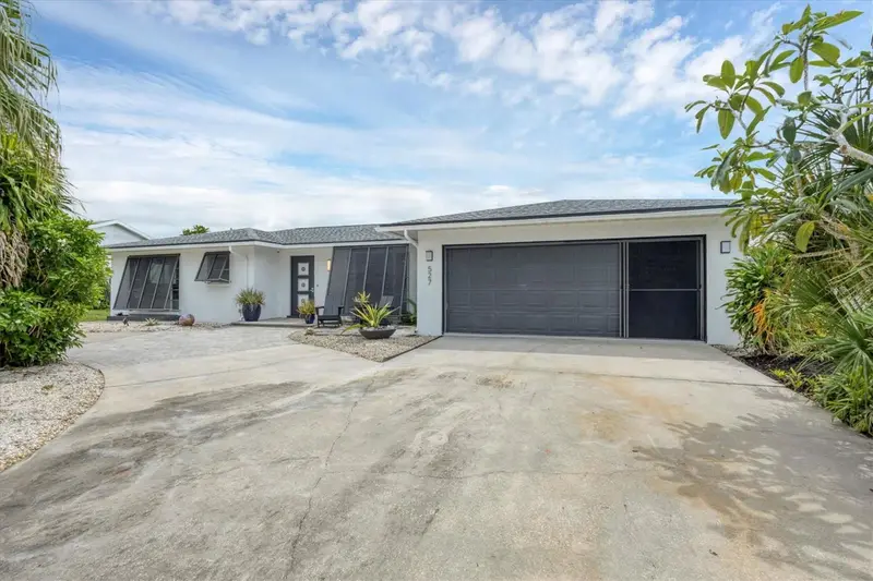 527 Bellaire Dr, FL