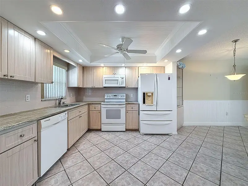 4550 Cove Cir #507, FL