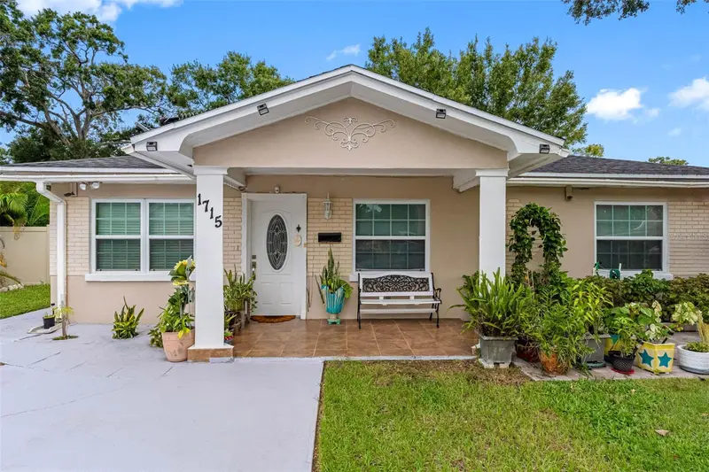 1715 W Saint John St, FL