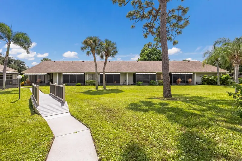 1021 Capri Isles Blvd #7, FL