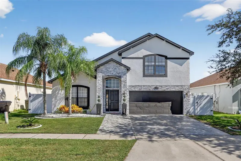 738 Hacienda Cir, FL