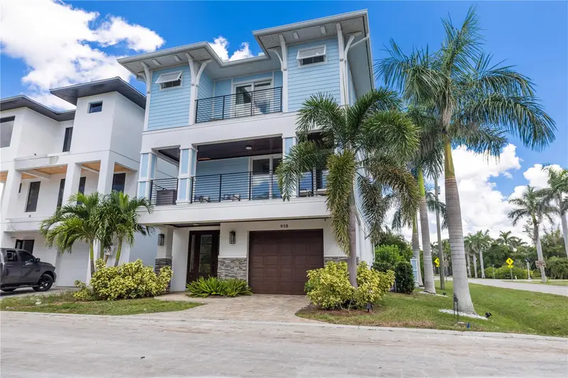 950 W Olympia Ave, FL