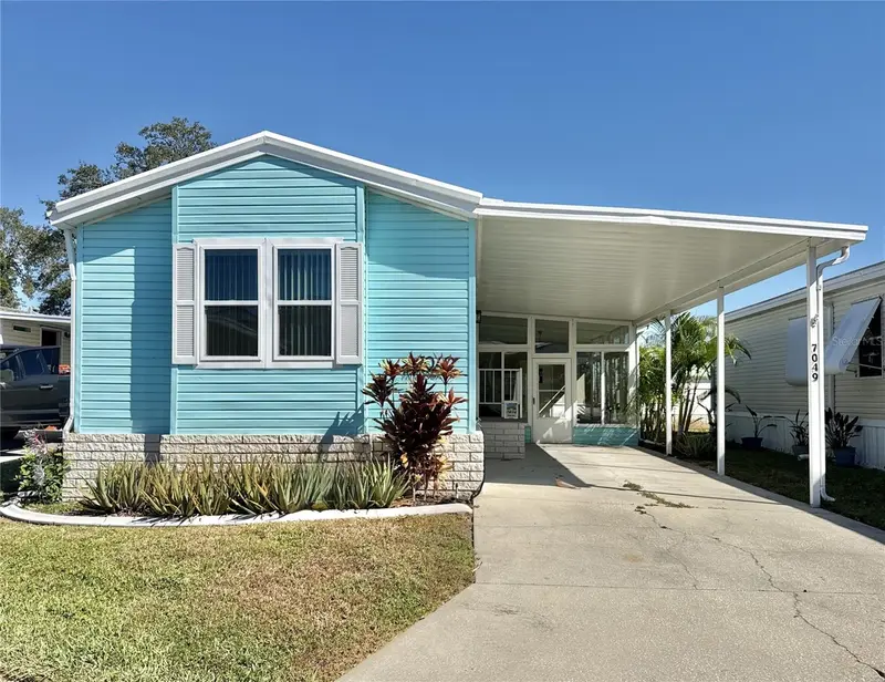 7049 Mount Essex Dr Ne #521, FL