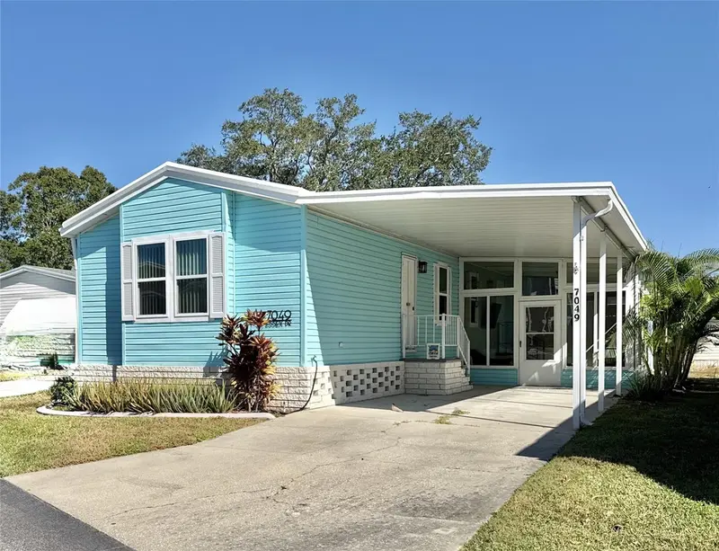 7049 Mount Essex Dr Ne #521, FL