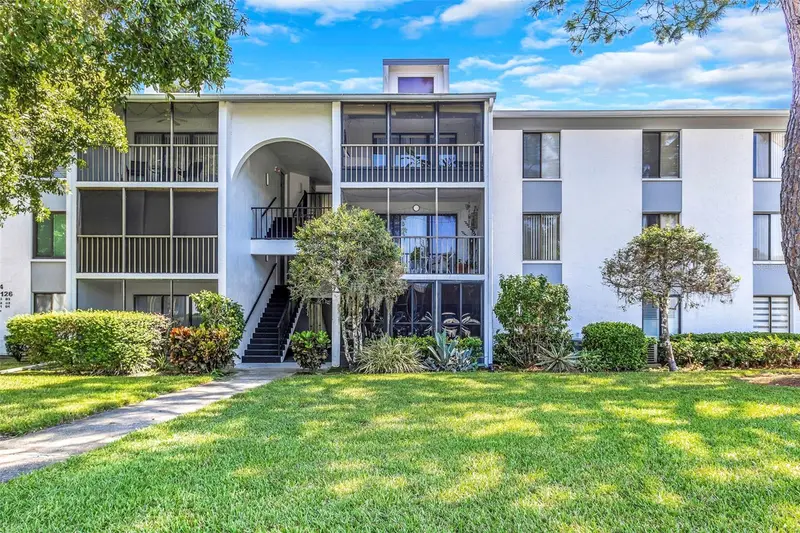 1344 Pine Ridge Cir E #D2, FL
