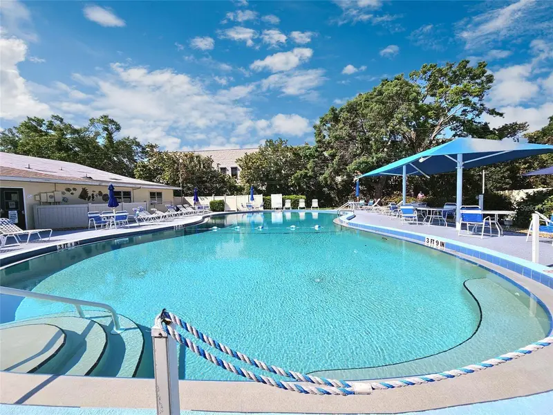 390 301 Blvd W #5b, FL