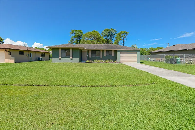 2565 Se Dogwood Ave, FL