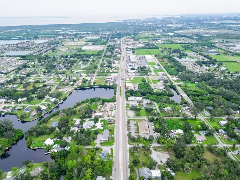 301 N Us Highway 41, FL