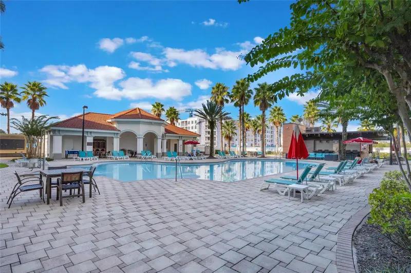 7395 Universal Blvd #906, FL
