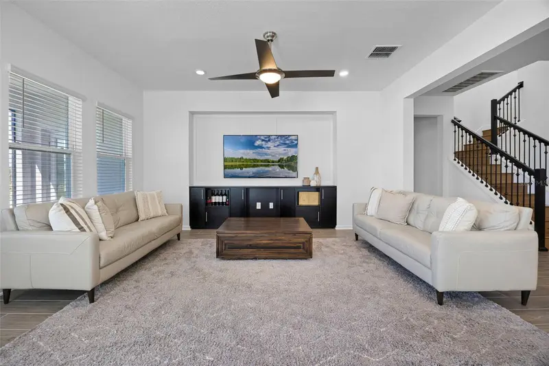 2527 Runners Cir, FL