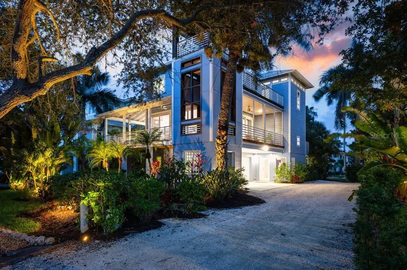 311 Firehouse Ct, FL