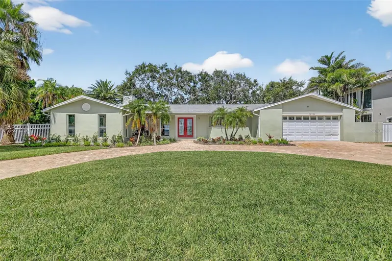 514 Windward Psge, FL