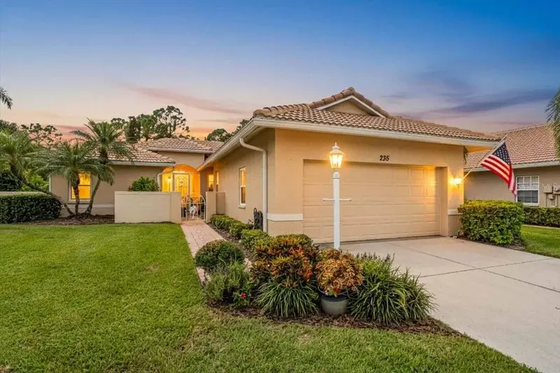 235 Auburn Woods Cir, FL