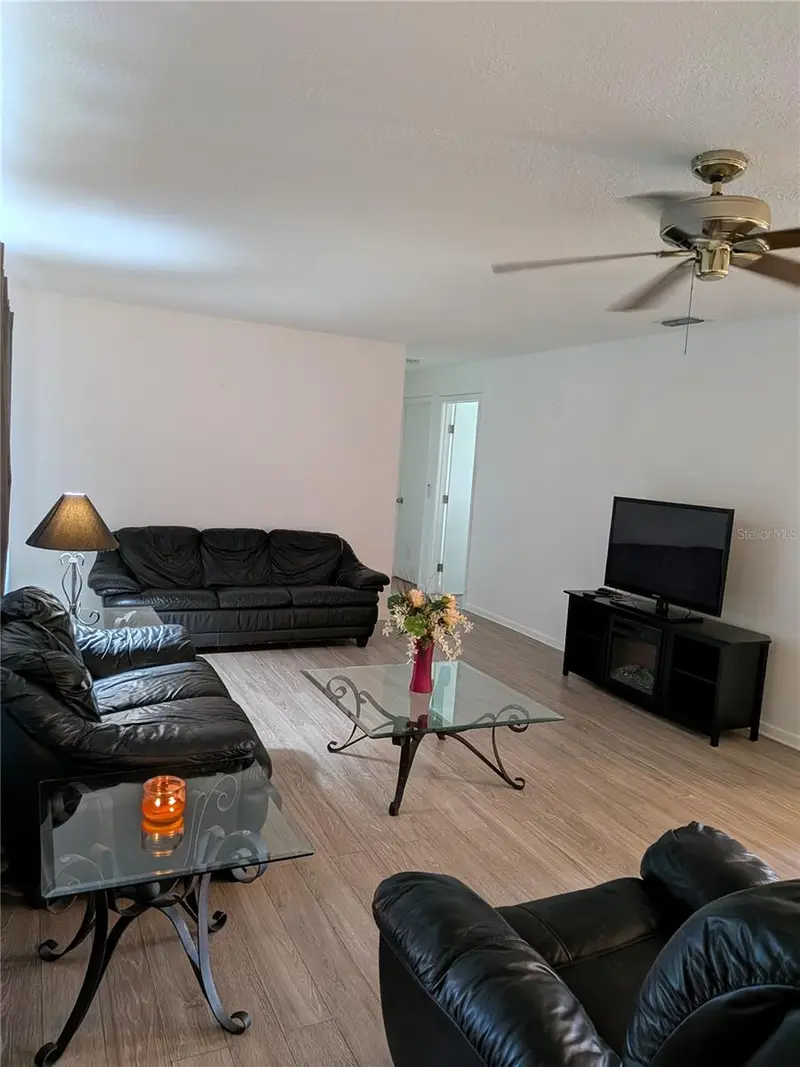 683 Gainsboro St, FL