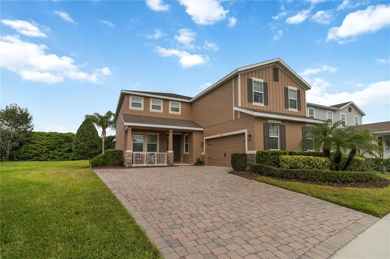 8124 Red Crossbill St, FL