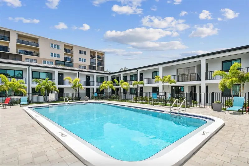 2942 W Bay Dr #33, FL