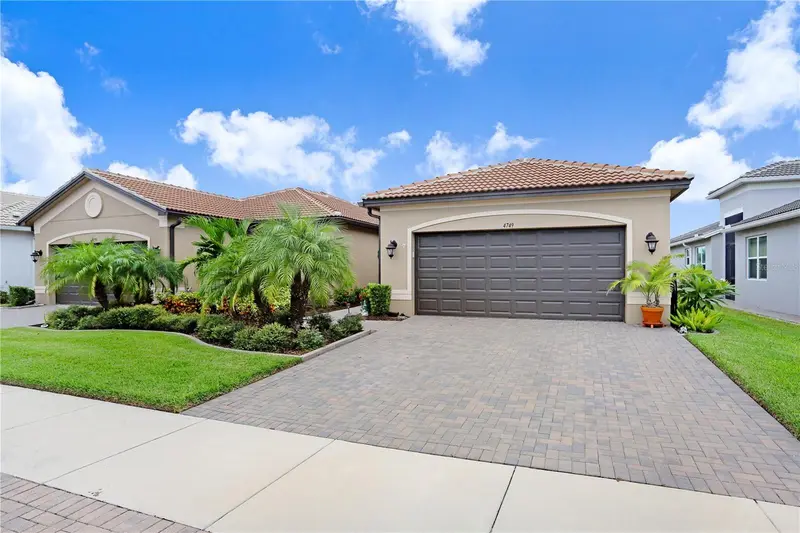 4749 Avila Lakes Dr, FL