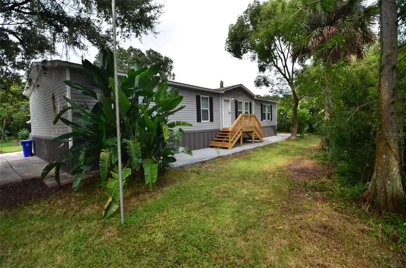 515 Twin Lakes Cir, FL