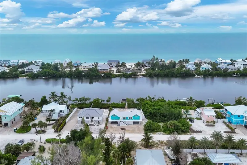 261 Bocilla Dr, FL