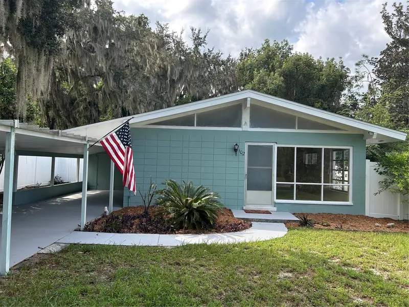 102 E Pendleton Ave, FL