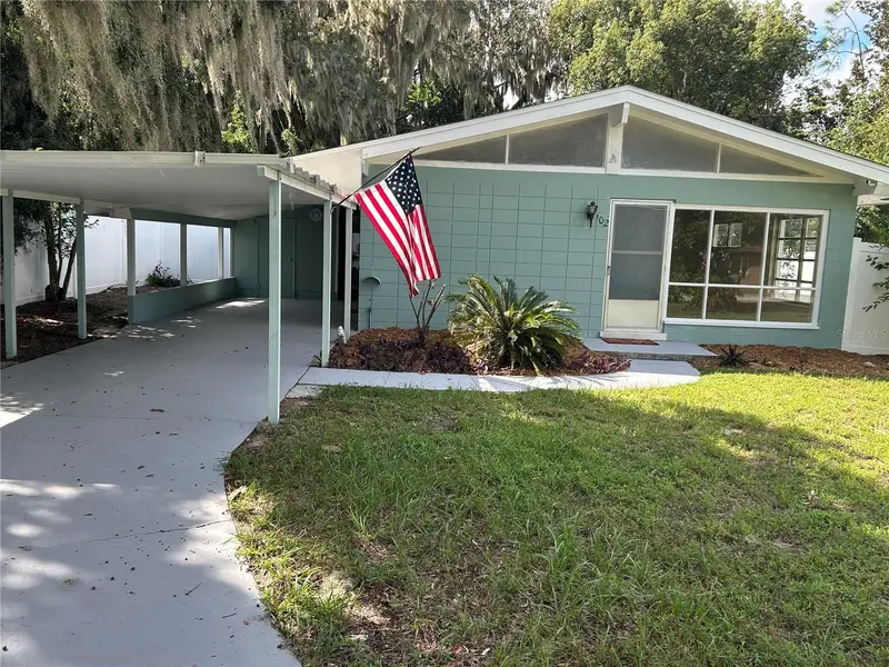 102 E Pendleton Ave, FL