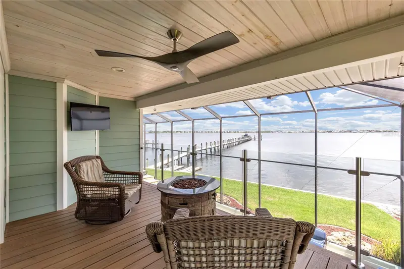 818 Nancy Gamble Ln, FL