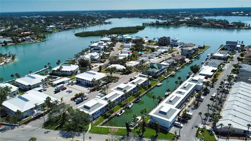 902 Gibbs Rd #184, FL
