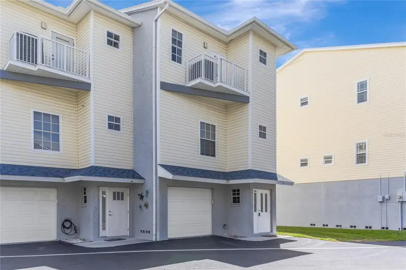 19803 Gulf Blvd #301, FL