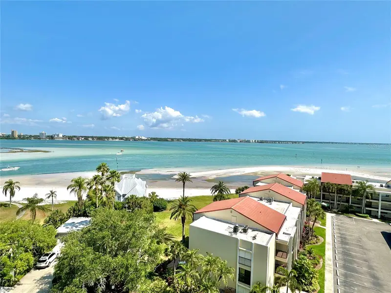 855 Bayway Blvd #907, FL