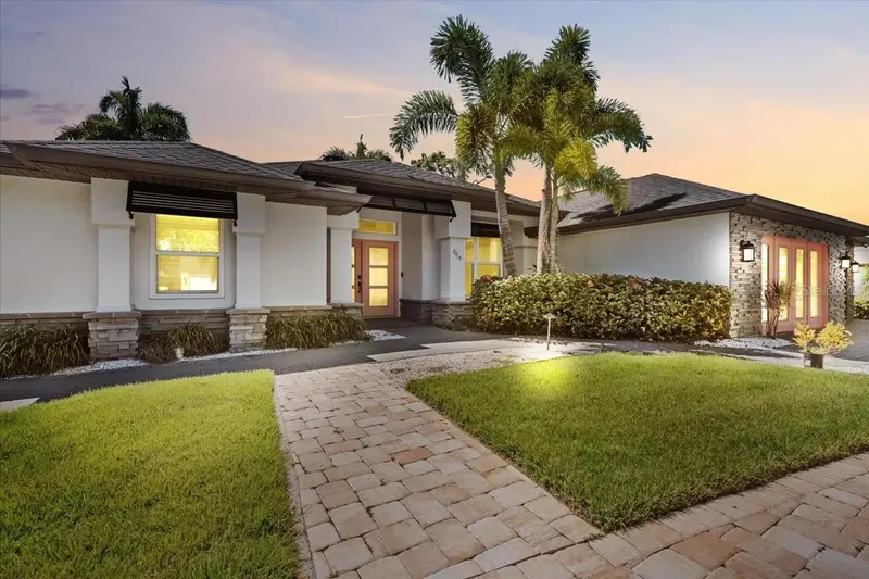 2415 W Price Blvd, FL