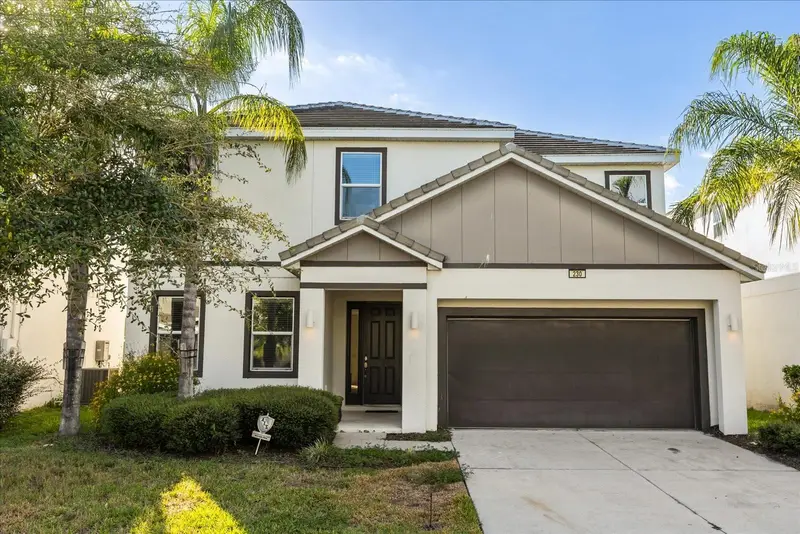 230 Ballo Dr, FL
