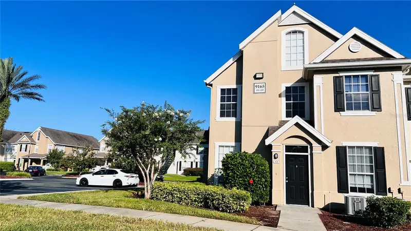 9165 Lee Vista Blvd #108, FL