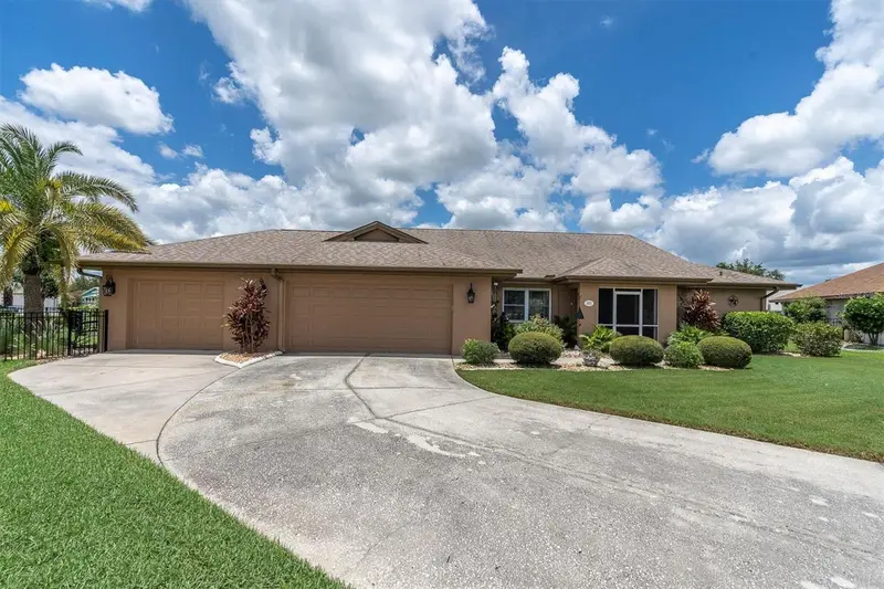 301 Thorn Hill Pl, FL