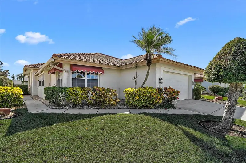 4717 Peridia Blvd E, FL