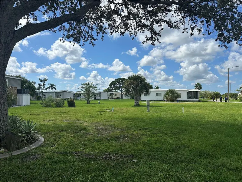 709 Fairmount Dr, FL