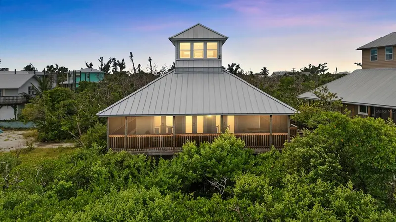 8772 Little Gasparilla Is, FL