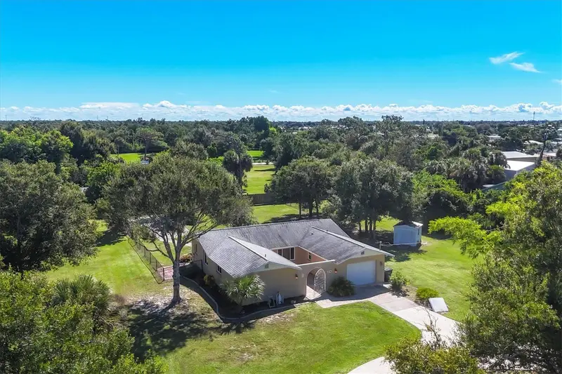 1135 Range Rd, FL