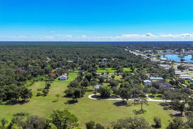 1135 Range Rd, FL