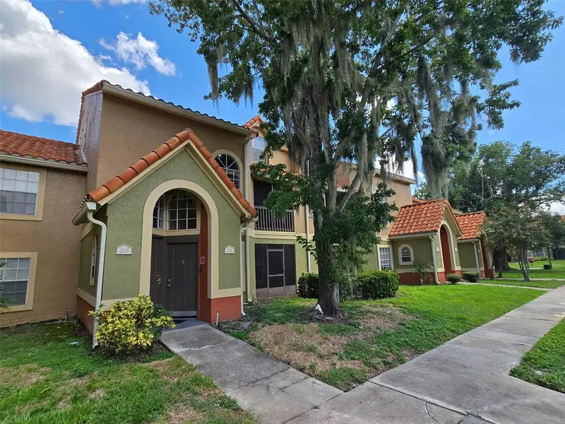 409 Fountainhead Cir, FL