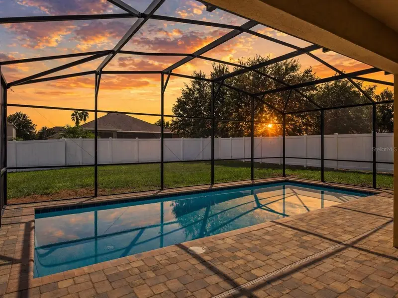 2566 Limerick Cir, FL
