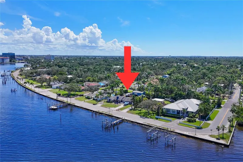 2507 Riverview Blvd, FL