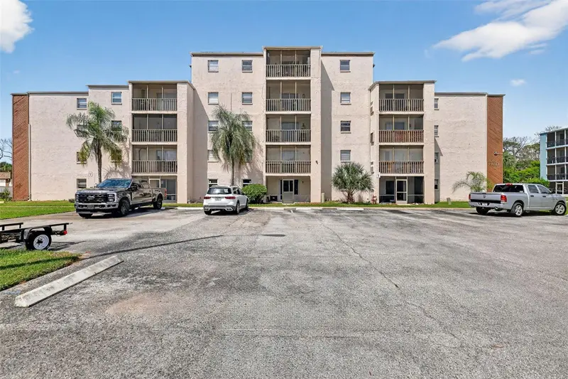 5541 Bay Blvd #203, FL