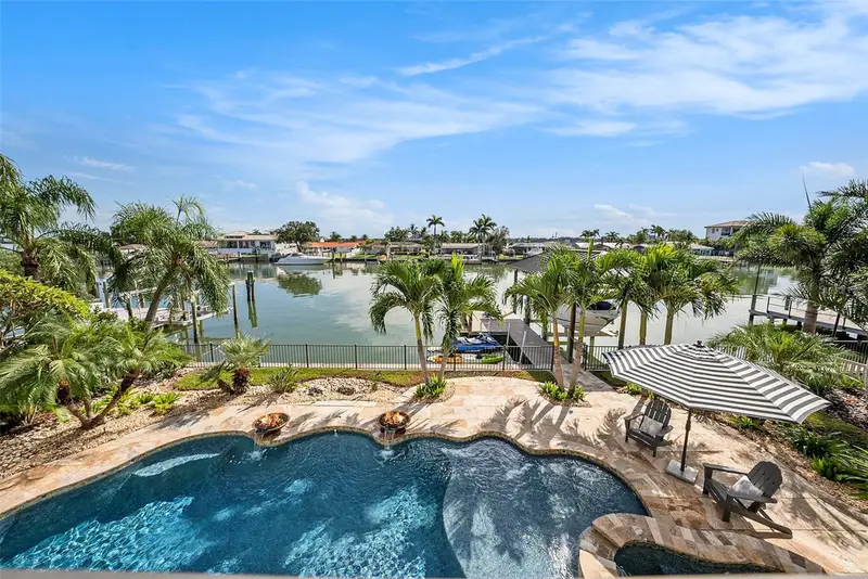 231 Midway Is, FL