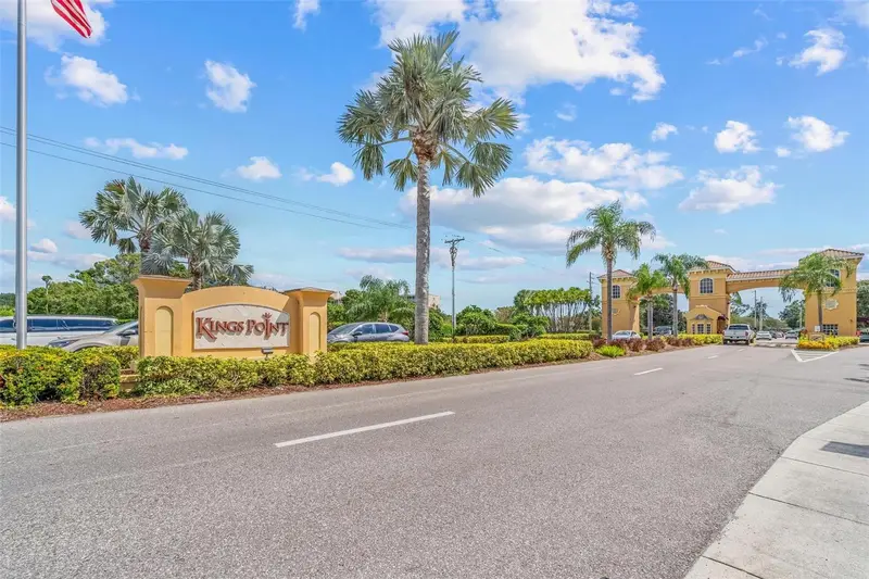201 Bedford Trl #123, FL