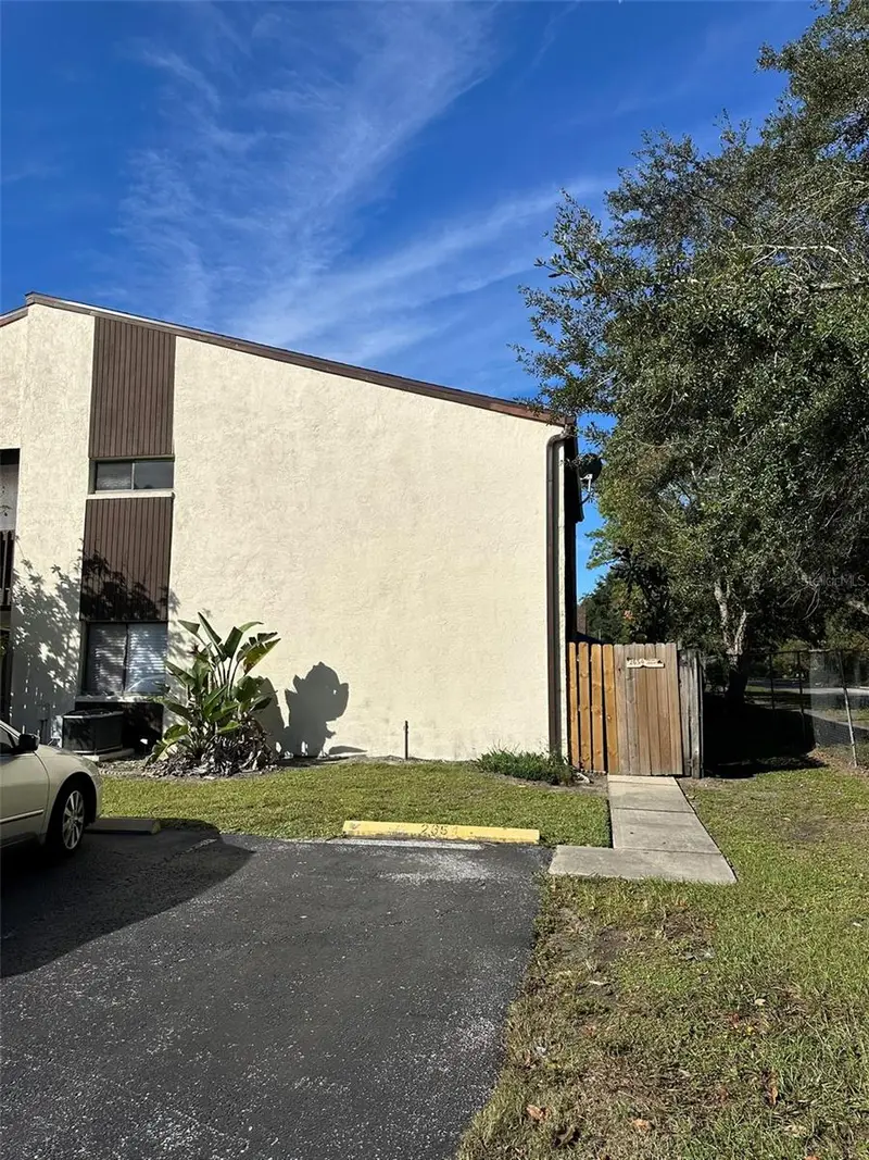 2654 Crown Ct #2654, FL