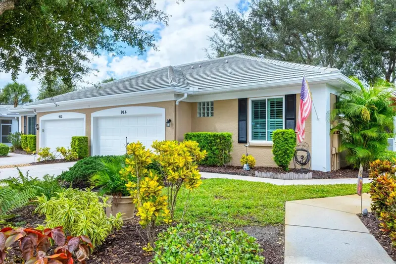 914 Barclay Ct, FL